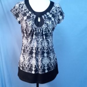 Cato top, black and white,